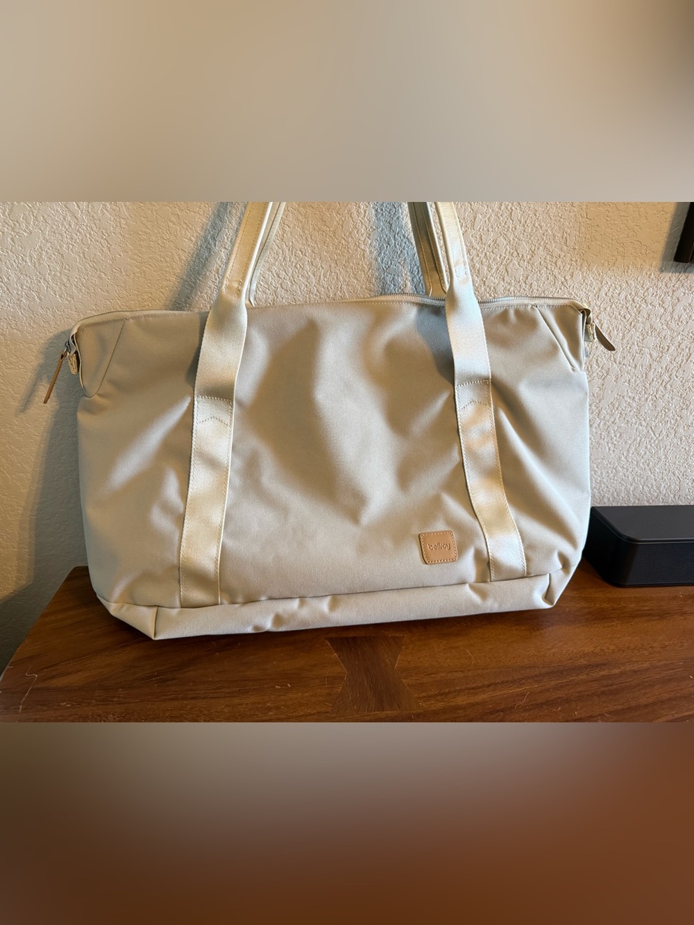 NWOT Bellroy Getaway Classic Bag 28L in Tahini